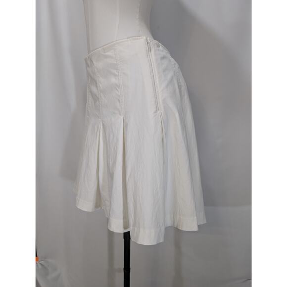 Torrid NWOT White Pleated A-Line Mini Skirt Size 18 - Picture 2 of 7
